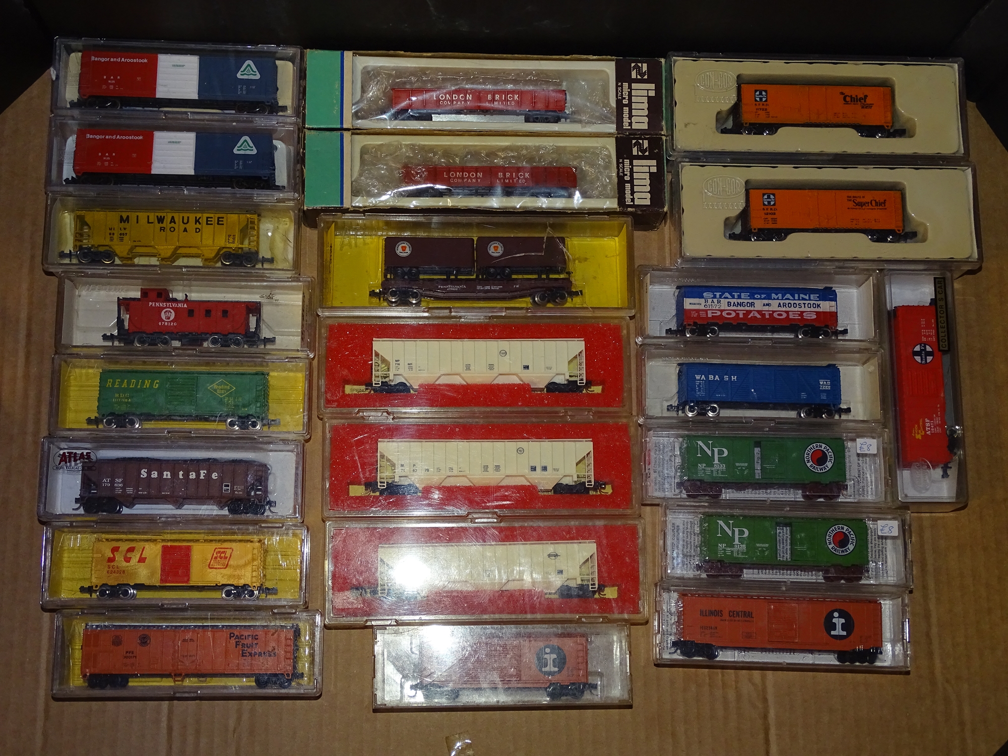 N Gauge: American Outline: A quantity of freight cars by ATLAS, LIFE-LIKE and others - VG in G/VG