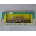 OO Gauge: A rare WRENN W5103 Lowmac Wagon with cement body load - dark axle hangers - VG/E in VG