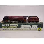 OO Gauge: A WRENN W2285 Duchess class steam locomotive in LMS maroon "Queen Elizabeth". VG in a VG