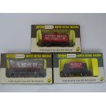 OO Gauge: A group of rarer WRENN wagons to include: 3 x Limited Edition Series Wagons - W5501, W5502