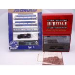 N Gauge: American Outline: A LIFE-LIKE PROTO 2000 Berkshire Steam Locomotive together with an ARNOLD