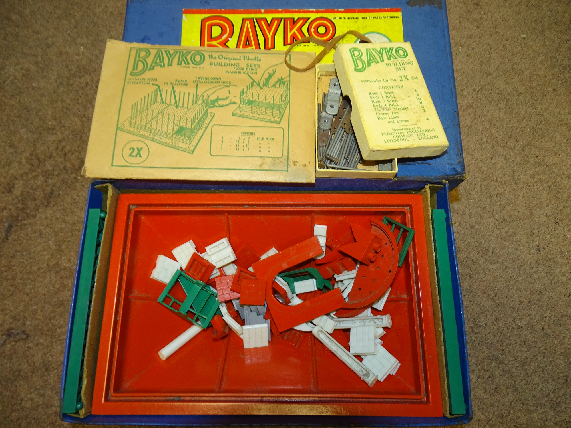 A large quantity of BAYKO building sets (not checked complete) together with a tin containing a very - Image 6 of 17