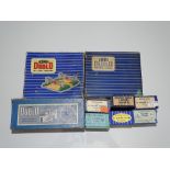 OO Gauge Model Railways: A mixed group of HORNBY DUBLO boxed accessories - generally G in F/G