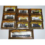 OO Gauge Model Railways: A group of MAINLINE wagons as lotted - VG/E in G/VG boxes (10)