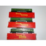OO Gauge Model Railways: A group of TRI-ANG Transcontinental coaches in the rarer 2 tone green