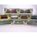OO Gauge Model Railways: A mixed group of WRENN wagons as lotted - VG in G/VG boxes (10)