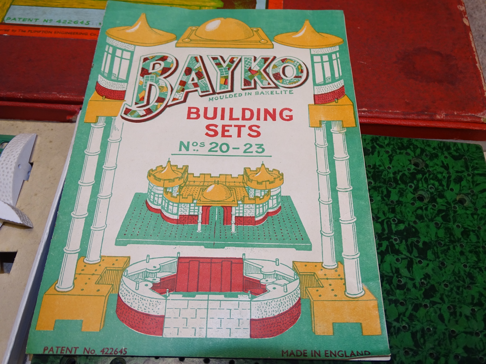 A large quantity of BAYKO building sets (not checked complete) together with a tin containing a very - Image 16 of 17