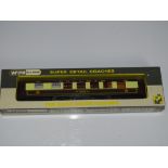 OO Gauge Model Railways: A WRENN W6002 Pullman Car 'Aries' with white tables - VG/E in VG box