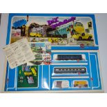 OO Gauge Model Railways: A rare, complete mint boxed AIRFIX Doctor 'X' Adventure train set - E in VG