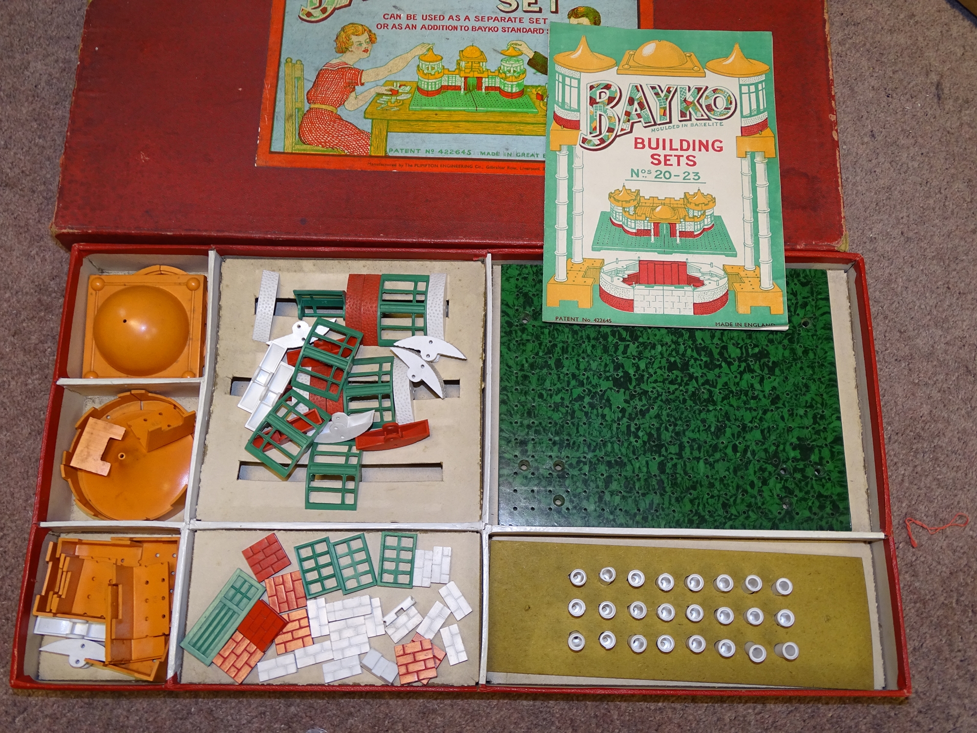 A large quantity of BAYKO building sets (not checked complete) together with a tin containing a very - Image 15 of 17