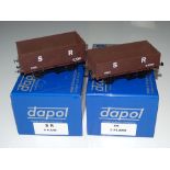 O Gauge Model Railways: A pair of modern DAPOL open wagons to include a 5-plank and an 8-plank