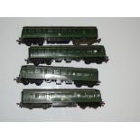 OO Gauge Model Railways: A pair of TRI-ANG METRO-CAMMELL 2-car diesel railcars - G unboxed (4)