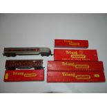OO Gauge Model Railways: A group of TRI-ANG Transcontinental rolling stock as lotted -F/G in F/G