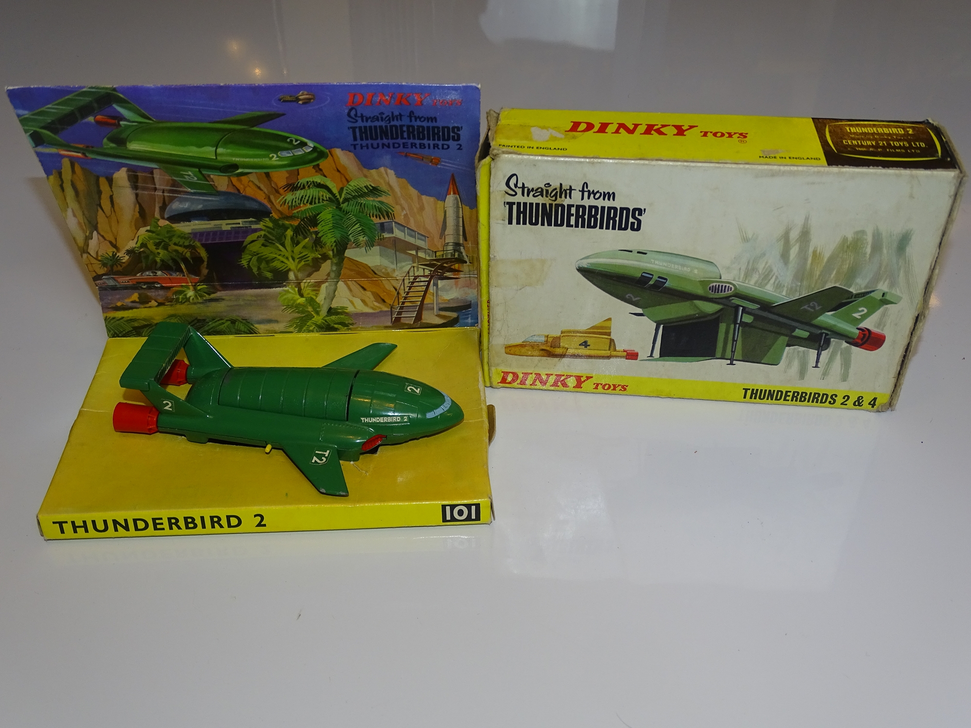 A DINKY 101 THUNDERBIRD 2 - Original Version in Green with full picture box - VG - inner display