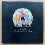 QUEEN: A DAY AT THE RACES (1976) - First Pressing (1U / 1U) - Gatefold sleeve with photographic