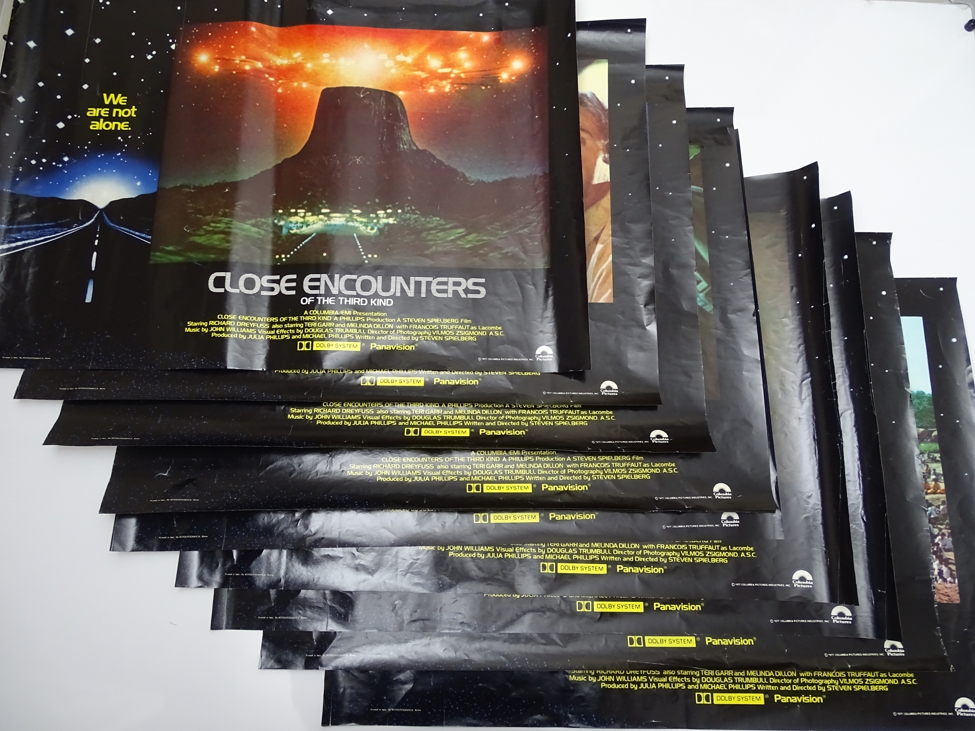 CLOSE ENCOUNTERS OF THE THIRD KIND (1977) - Set of Italian Photobustas measure approximately 18" x