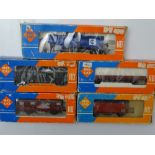 HO GAUGE MODEL RAILWAYS: A group of ROCO European Outline wagons in various liveries - Generally G