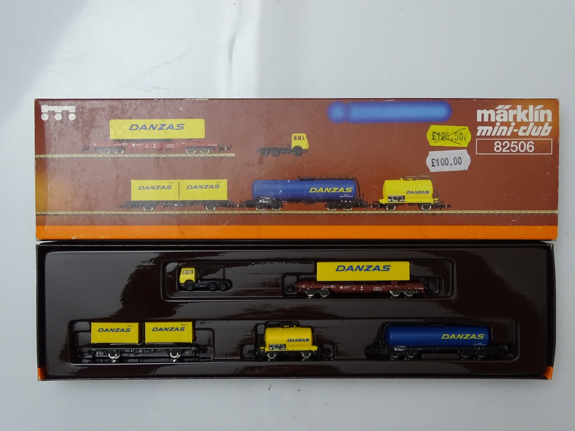 Z GAUGE MODEL RAILWAYS: A MARKLIN mini-club 82506 Danzas wagon set - VG in G/VG box