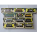 OO GAUGE MODEL RAILWAYS: A mixed group of WRENN wagons as lotted - VG/E in G/VG boxes (12) #27