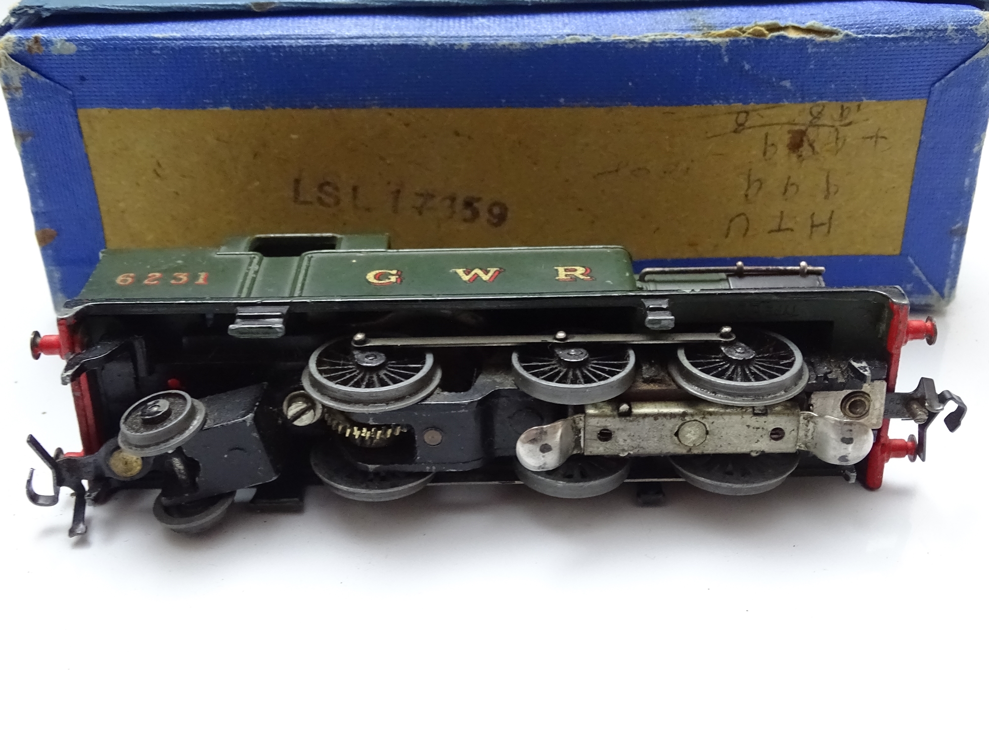 OO GAUGE MODEL RAILWAYS: A rare HORNBY DUBLO Class N2 steam tank locomotive: 3-rail, in GWR Green - Bild 3 aus 5