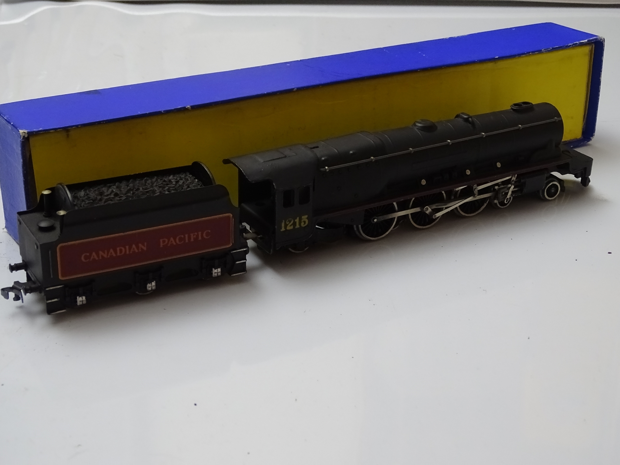 OO GAUGE MODEL RAILWAYS: A rare HORNBY DUBLO EDL3 3-rail Duchess Class steam locomotive produced - Bild 3 aus 3