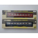 OO GAUGE MODEL RAILWAYS: A pair of WRENN Pullman Cars 1 x W6010 2nd Class in LMS red and 1 x