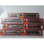 OO GAUGE MODEL RAILWAYS: A mixed group of coaches and wagons by LIMA - G/VG in G boxes (8)