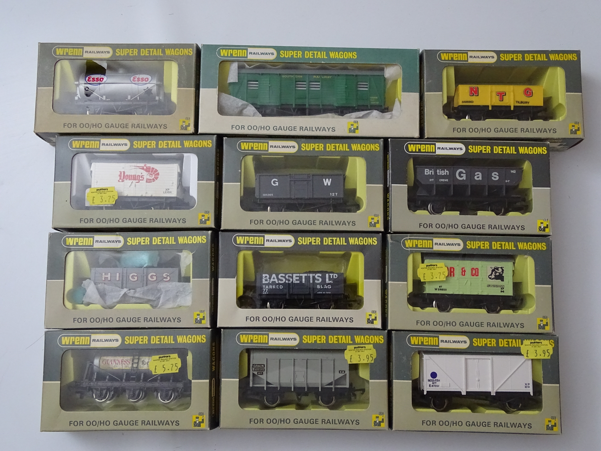 OO GAUGE MODEL RAILWAYS: A mixed group of WRENN wagons as lotted - VG/E in G/VG boxes (12) #19