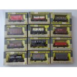 OO GAUGE MODEL RAILWAYS: A mixed group of WRENN wagons as lotted - VG/E in G/VG boxes (12) #15