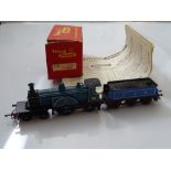 OO GAUGE MODEL RAILWAYS: A TRI-ANG R553 Caledonian Single steam locomotive in Caledonian Blue with