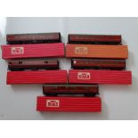 OO GAUGE MODEL RAILWAYS: A group of HORNBY DUBLO tinplate coaches - one in incorrect box - Generally