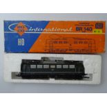 HO GAUGE MODEL RAILWAYS: A ROCO 4136 German Outline BR140 Electric locomotive in DB green livery -