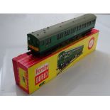 OO GAUGE MODEL RAILWAYS: A HORNBY DUBLO 2250 Southern Region electric motor coach unit - VG in G/