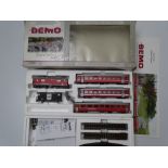 HOm GAUGE MODEL RAILWAYS: A BEMO HOm 7258 140 Glacier Express starter train set - comprising loco,