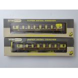 OO GAUGE MODEL RAILWAYS: A pair of WRENN Pullman Cars 1 x W6001 'Car No 73' with white tables and