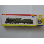 OO GAUGE MODEL RAILWAYS: A HORNBY R2915 class 2800 steam locomotive in GWR green livery - numbered