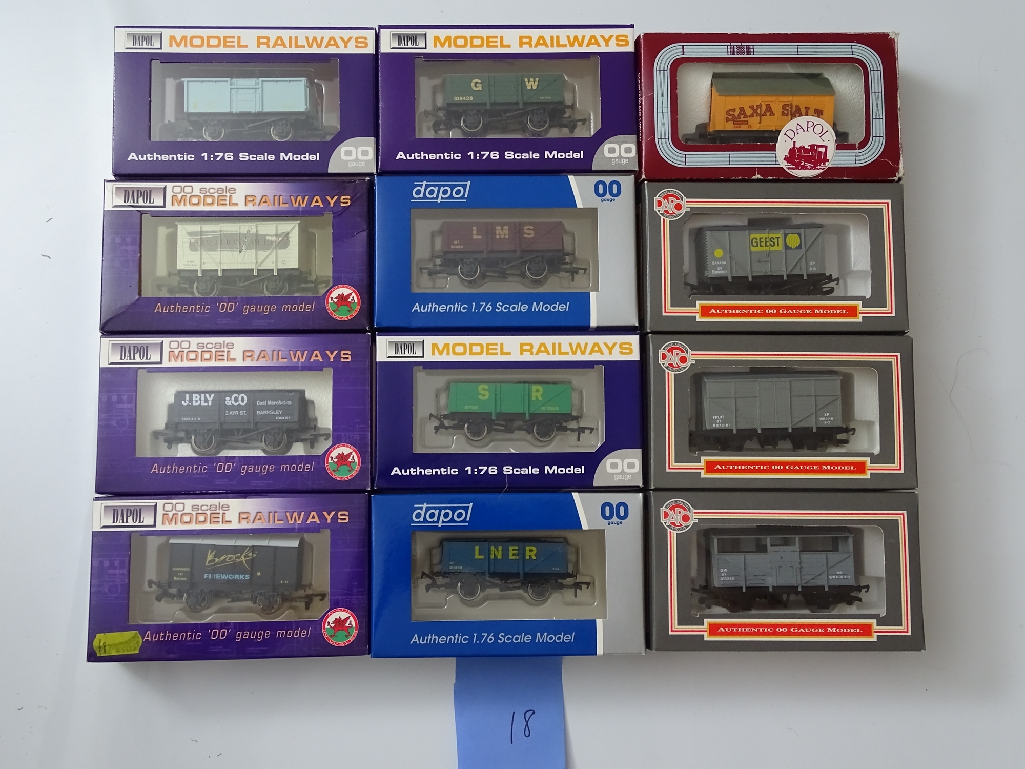 OO GAUGE MODEL RAILWAYS: A mixed group of DAPOL wagons as lotted - VG/E in G/VG boxes (12) #18