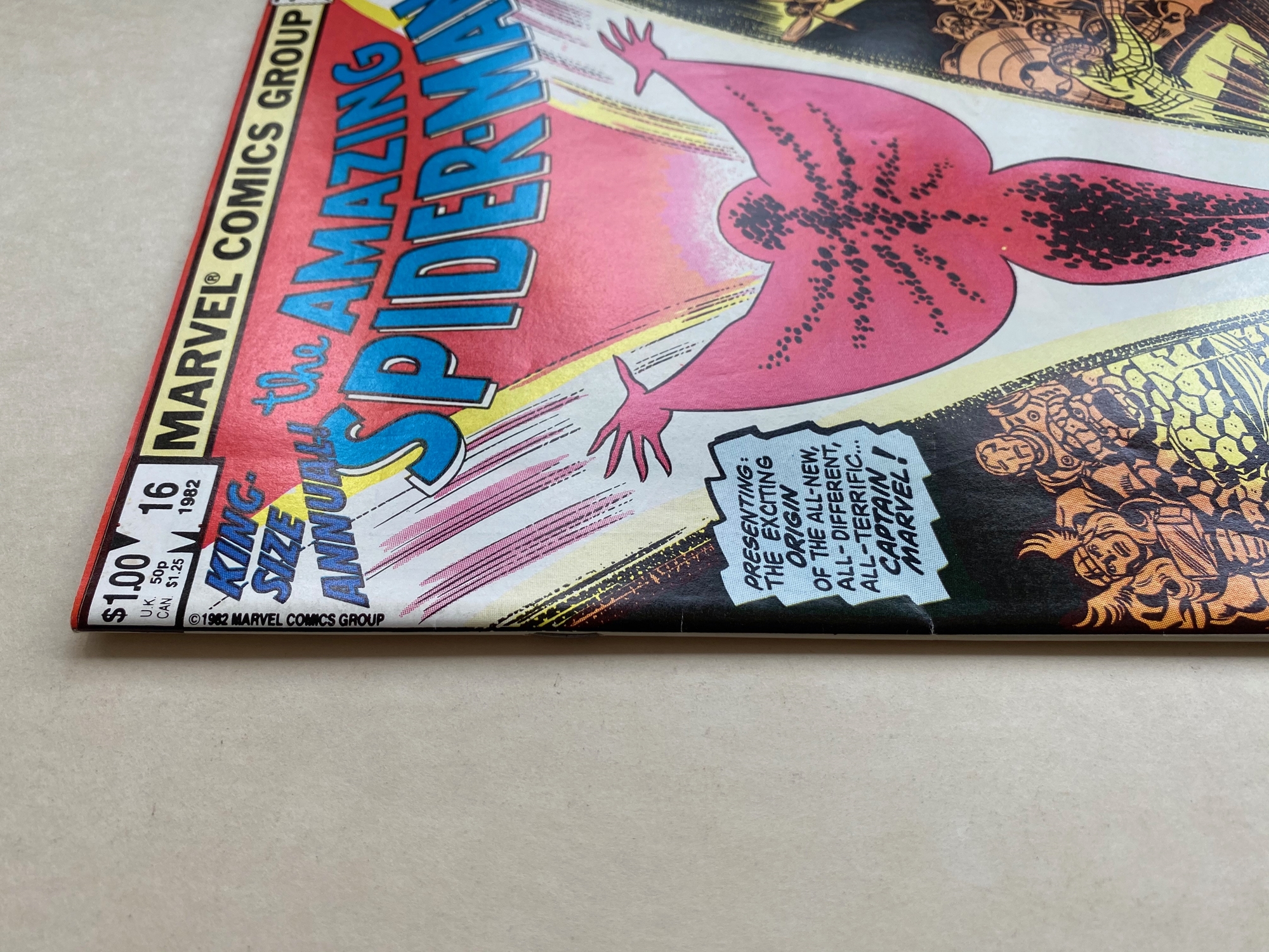 AMAZING SPIDER-MAN KING-SIZE ANNUAL #16 - (1982 - MARVEL - Cents/Pence Copy) - Origin & first - Image 3 of 9