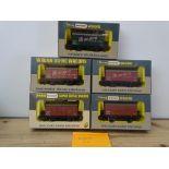 OO GAUGE MODEL RAILWAYS: A group of rarer WRENN wagons to include: 2 x W4313, 2 x W4313P and a W5102