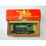 OO GAUGE MODEL RAILWAYS: A TRI-ANG R255 clockwork Class S saddle tank locomotive in BR green (no