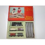 OO GAUGE MODEL RAILWAYS: A TRI-ANG RAILWAYS No. 5 Clockwork Goods Train Set- G (slight warping to