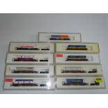 Z GAUGE MODEL RAILWAYS: A quantity of MARKLIN lorry transport wagons - VG in G boxes (9)