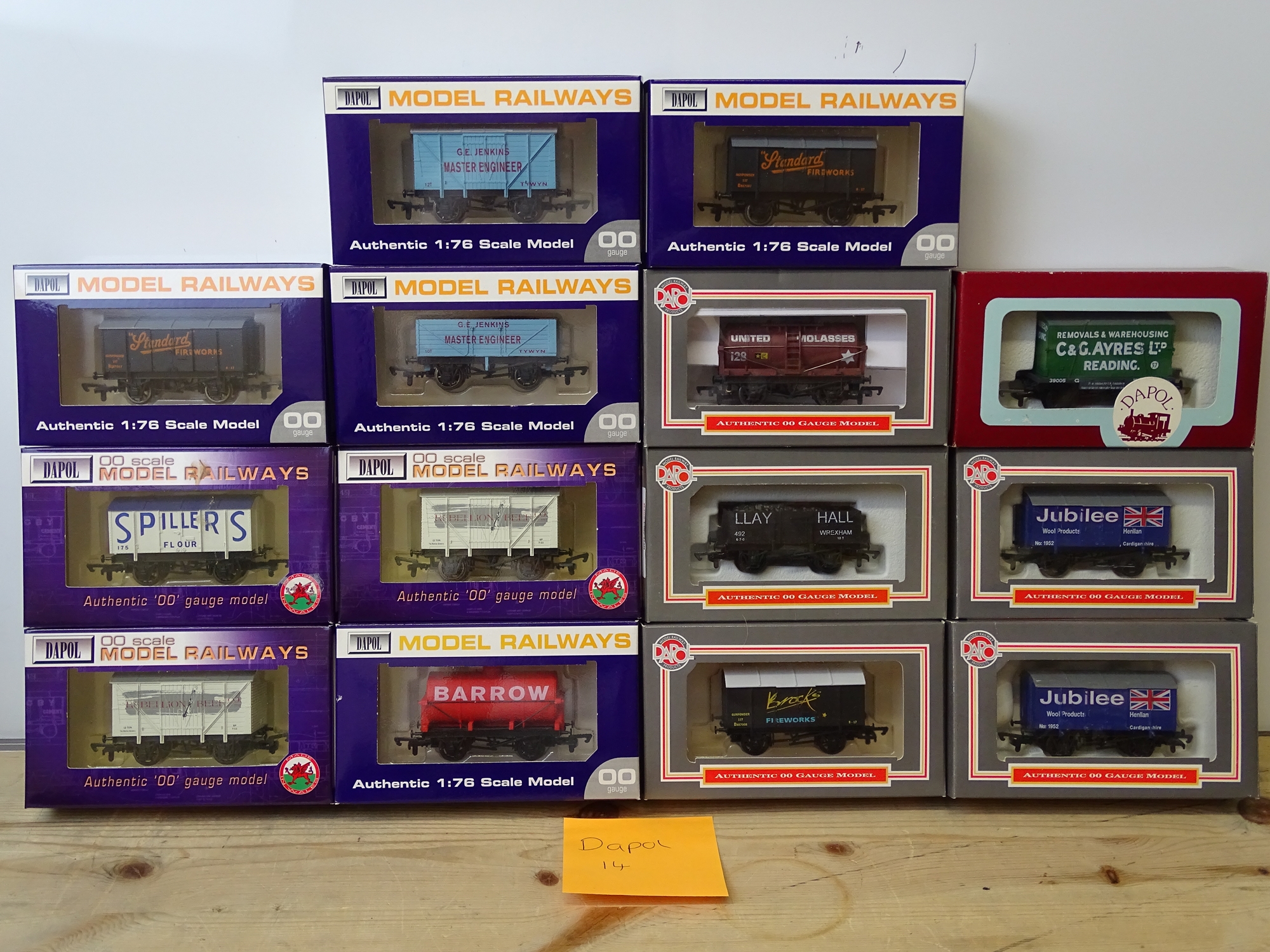 OO GAUGE MODEL RAILWAYS: A group of boxed DAPOL wagons as lotted - VG/E in G/VG boxes (14) #14