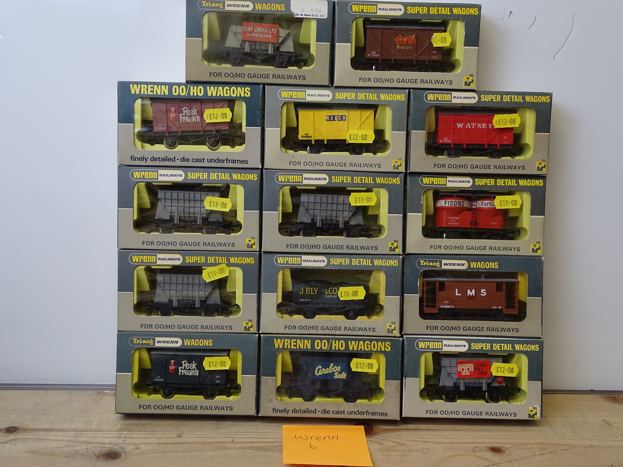 OO GAUGE MODEL RAILWAYS: A group of boxed WRENN wagons as lotted - VG/E in G/VG boxes (14) #6