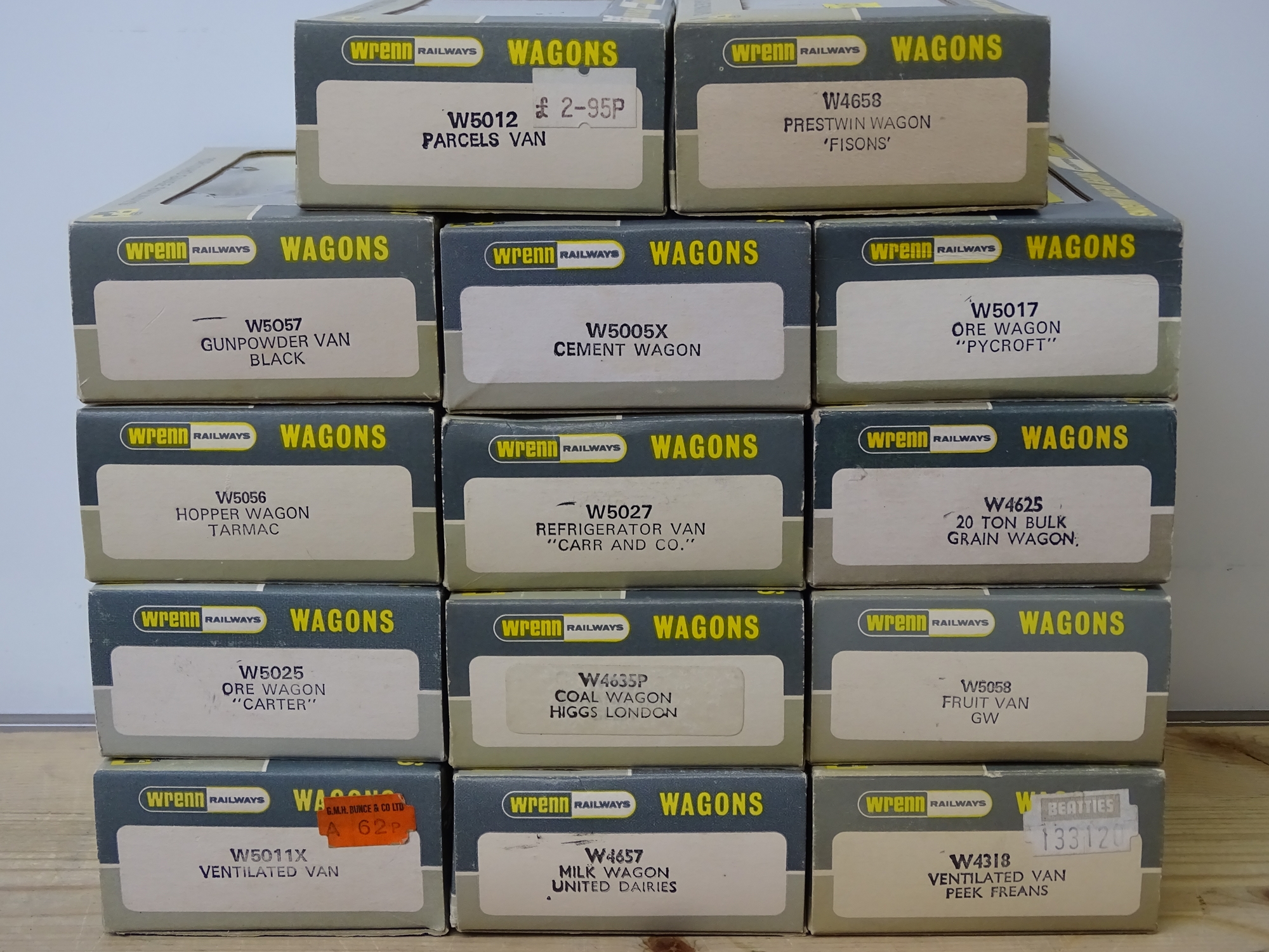 OO GAUGE MODEL RAILWAYS: A group of boxed WRENN wagons as lotted - VG/E in G/VG boxes (14) #4 - Image 2 of 2