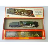 OO GAUGE MODEL RAILWAYS: A pair of HORNBY Class 9F steam locomotives comprising R861 "Evening