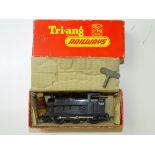 OO GAUGE MODEL RAILWAYS: A TRI-ANG R151 clockwork Class S saddle tank locomotive in BR black (with