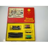 OO GAUGE MODEL RAILWAYS: A TRI-ANG (New Zealand) NZ3RG Goods train set - G/VG in G box