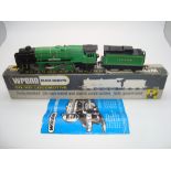 OO GAUGE MODEL RAILWAYS: A WRENN W2237 re-built Bulleid Pacific steam locomotive in Southern