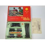 OO GAUGE MODEL RAILWAYS: A TRI-ANG RAILWAYS R3Q Clockwork Goods Train Set- G/VG in G box